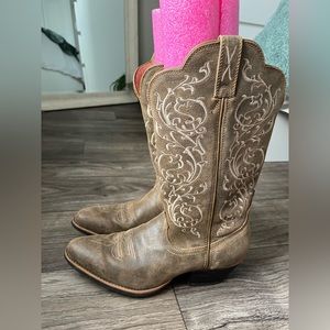 Light brown Twisted X Boots